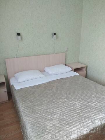 Номер стандарт с 1 двуспальной кроватью (с завтраком) в Гостинице Русская Пирамида